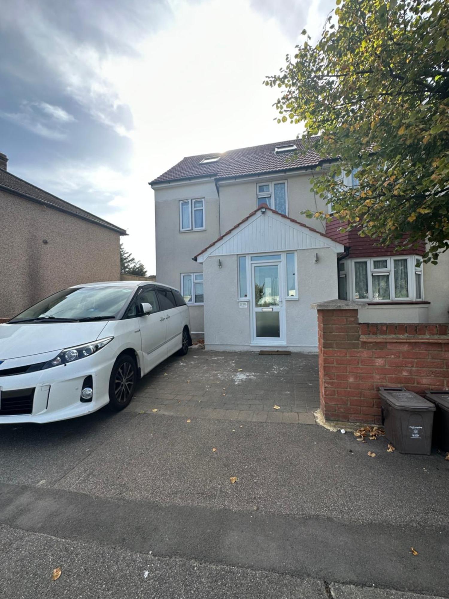 Luxury Ensuite Studio In Crayford Dartford Bexley London With Full Kitchen And Side Garden Alleyway Entrance Erith 外观 照片