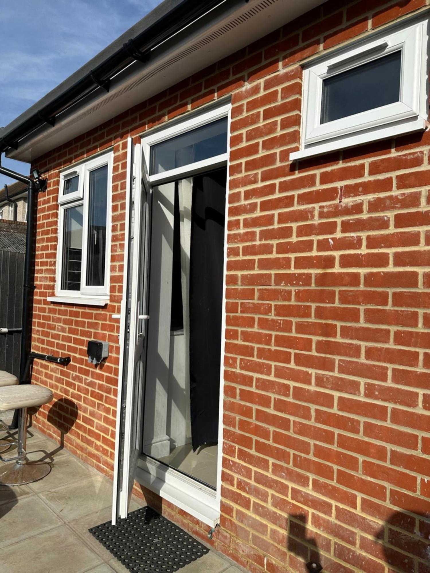 Luxury Ensuite Studio In Crayford Dartford Bexley London With Full Kitchen And Side Garden Alleyway Entrance Erith 外观 照片