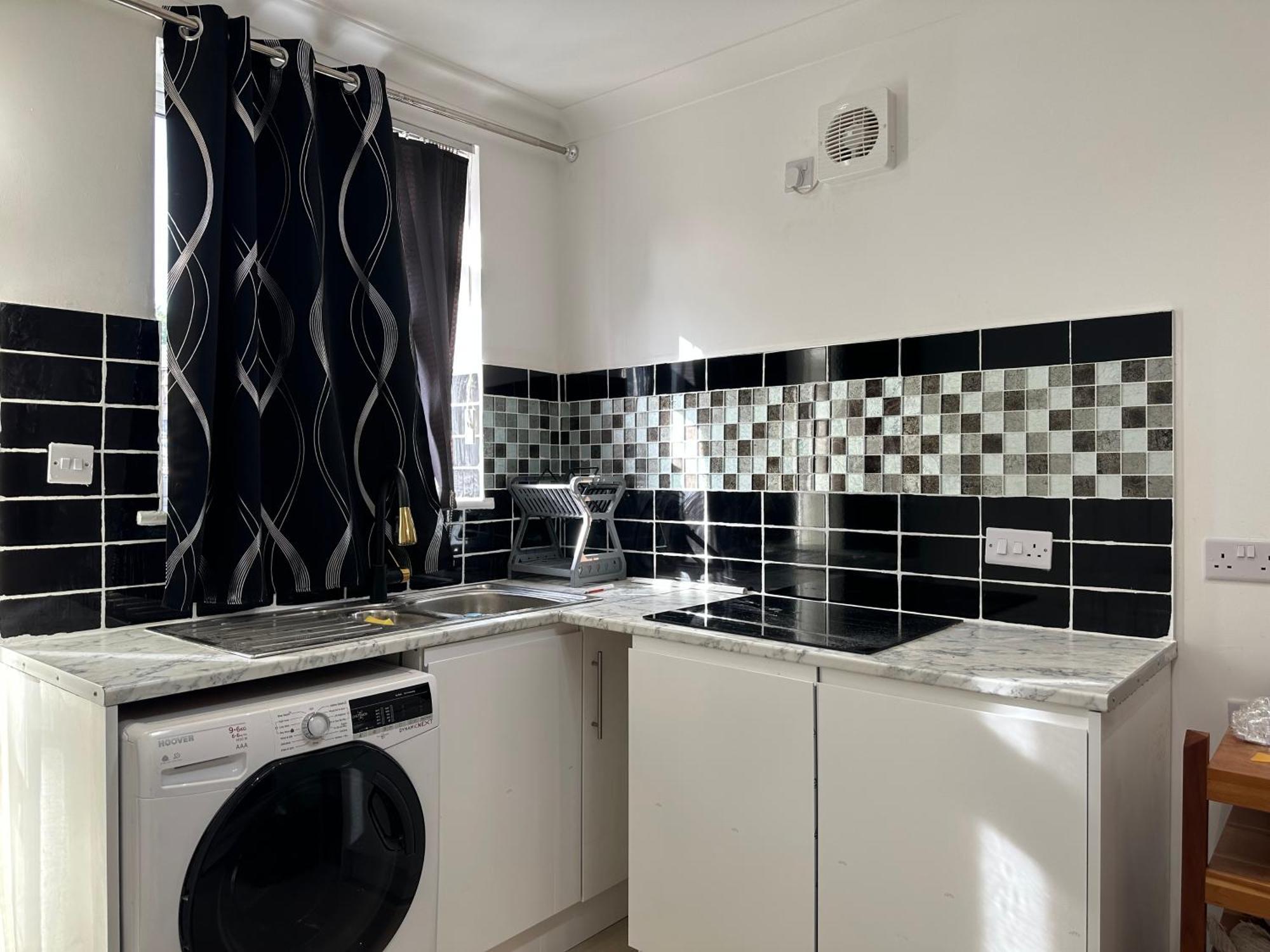 Luxury Ensuite Studio In Crayford Dartford Bexley London With Full Kitchen And Side Garden Alleyway Entrance Erith 外观 照片